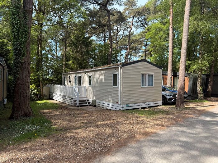 2 Bedroom Lodge For Sale In River Road, Godshill, Fordingbridge, SP6