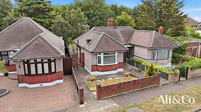 1 Bedroom Bungalow For Sale In Rookery View, Grays, RM17