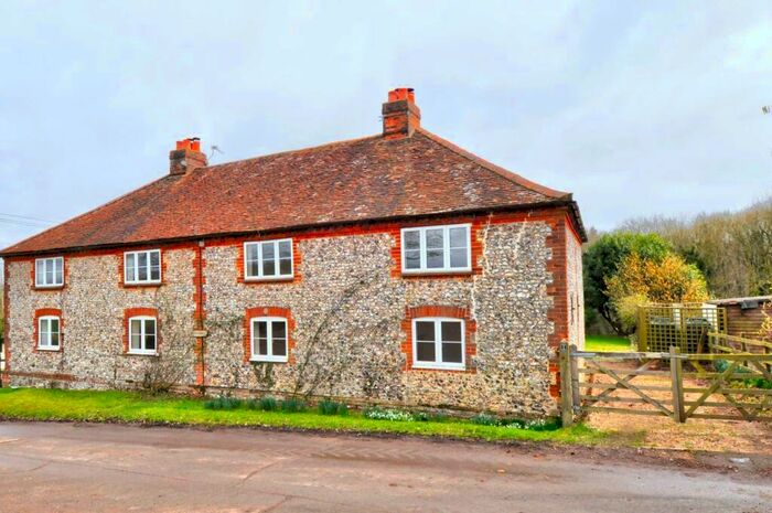 3 Bedroom End Of Terrace House To Rent In Greenwood Cottages, Rockwell End, RG9