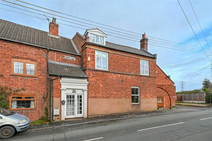 3 Bedroom Semi-Detached House For Sale In Old Stafford Road, Slade Heath, Wolverhampton, Staffordshire, WV10