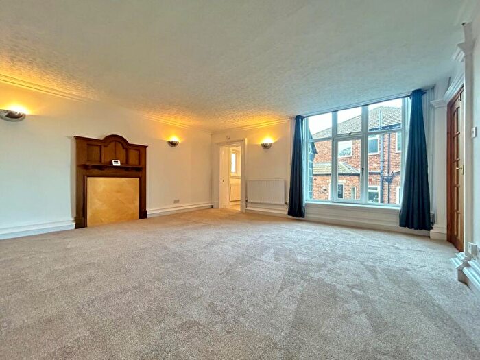 1 Bedroom Flat To Rent In St. Anns Grange, St. Anns Lane, Burley, Leeds, LS4
