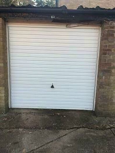 Garage / Parking To Rent In Fleet, GU51