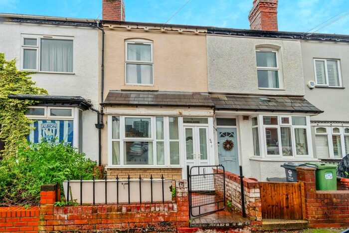 2 Bedroom Property To Rent In Tong Street, Walsall, WS1