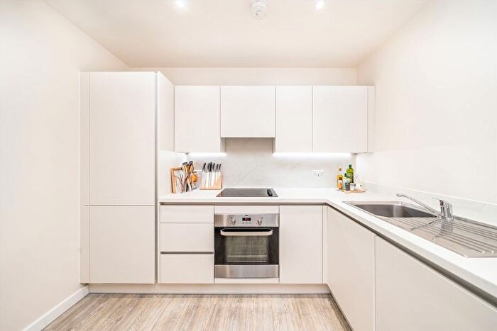 2 Bedroom Flat For Sale In Springfield Drive, Tooting, SW17