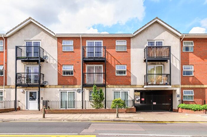 2 Bedroom Flat To Rent In Croydon Road Beckenham, BR3