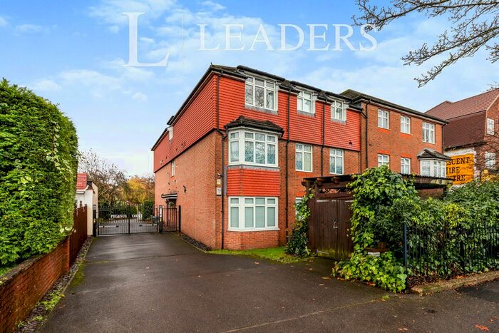 2 Bedroom Flat To Rent In Pegasus Court, Rose Hill, Sutton, SM1