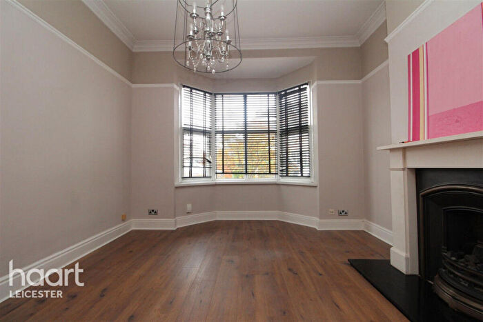 5 Bedroom Semi-Detached House To Rent In Sunnycroft Road, Leicester, LE3