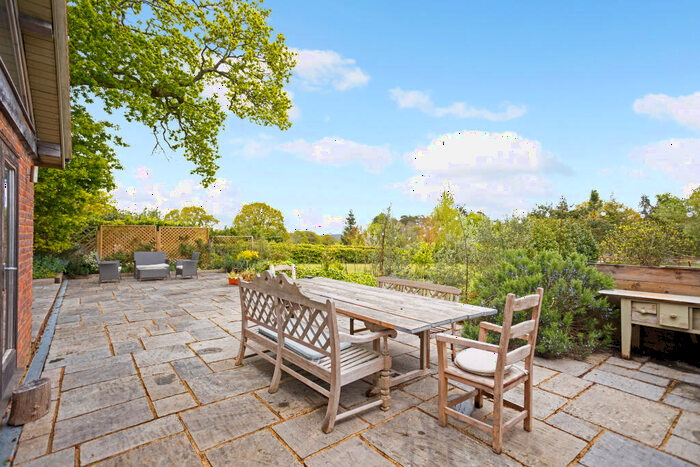 4 Bedroom Detached House For Sale In Prestwick Lane, Chiddingfold, GU8