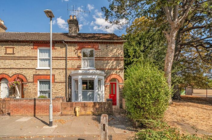 3 Bedroom End Of Terrace House For Sale In Howbury Street, Bedford, MK40