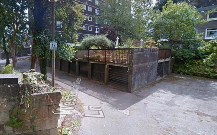 Garages To Rent In Single Garage Located Just Off Hyndland Road, G12
