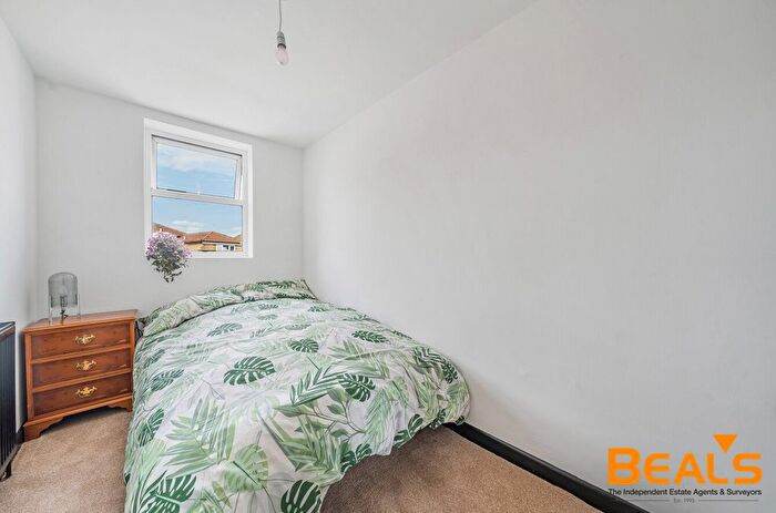 2 Bedroom Detached House For Sale In Alma Street, Gosport, Hampshire, PO12