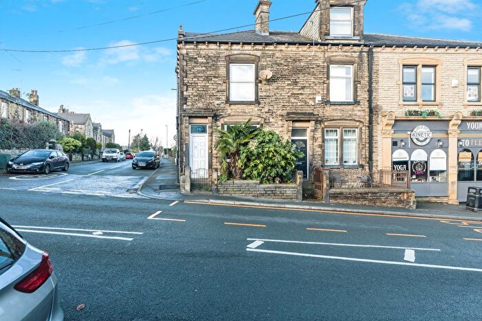 4 Bedroom End Of Terrace House For Sale In Elland Road, Morley, Leeds, LS27