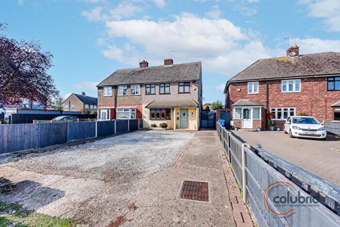 3 Bedroom Semi-Detached House For Sale In Corringham Road, Stanford-le-Hope, SS17