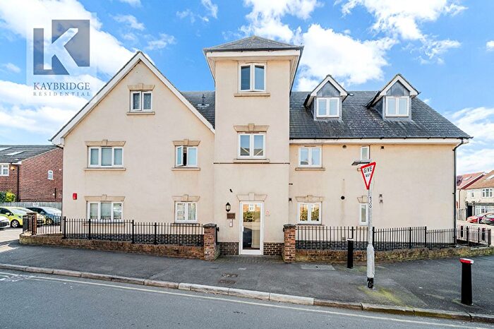 2 Bedroom Flat For Sale In East Street, St. Georges Court, KT17