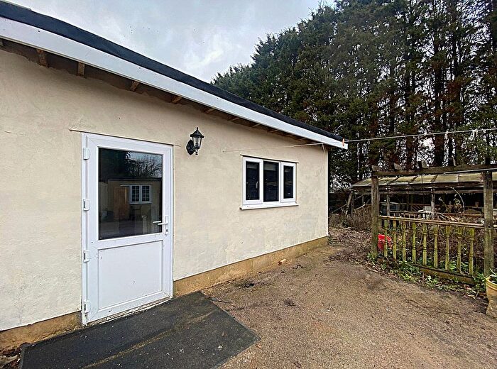 2 Bedroom Flat To Rent In Chivers Road, Brentwood, CM15