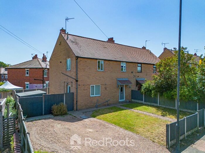 3 Bedroom Semi-Detached House To Rent In Doncaster, South Yorkshire, DN5