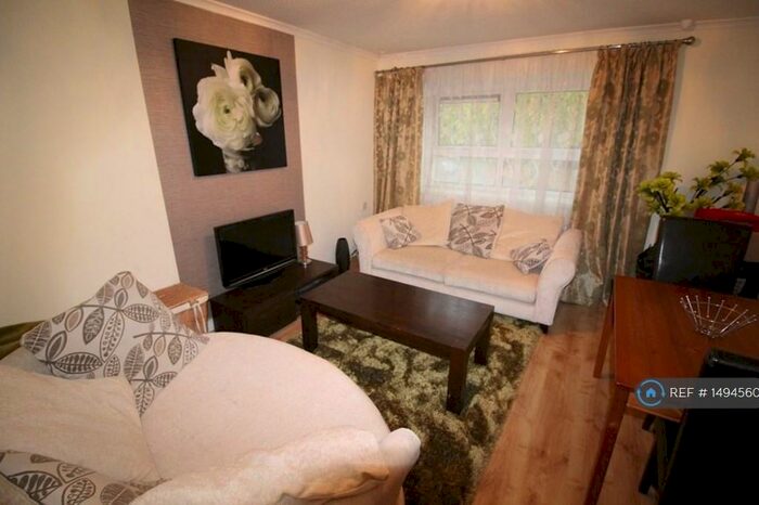 2 Bedroom Flat To Rent In Rannoch Close, Leicester, LE4