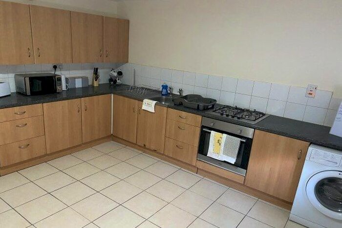 6 Bedroom Flat To Rent In Denison Court, Nottingham, NG7