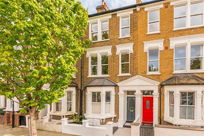 3 Bedroom Flat For Sale In Tradescant Road, Stockwell, SW8
