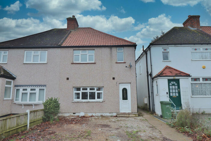 4 Bedroom Semi-Detached House To Rent In Straight Road, Harold Hill, RM3