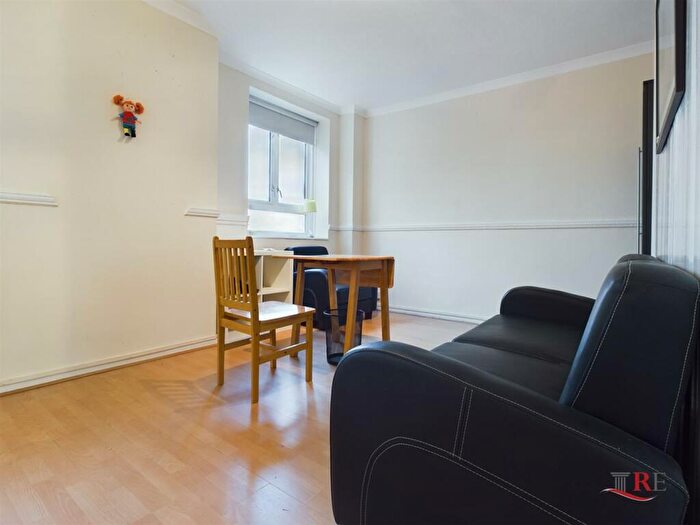 2 Bedroom Flat To Rent In Langhorne Court, Dorman Way, London, NW8