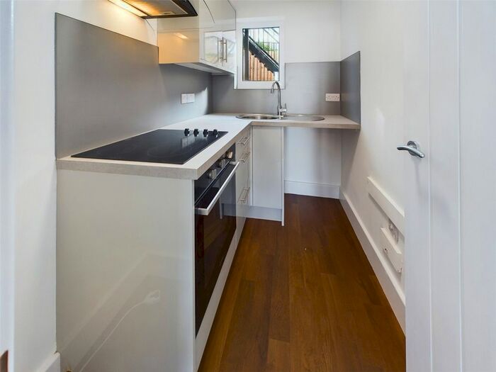 2 Bedroom Flat To Rent In Nottingham Road, Stapleford, Nottingham, NG9