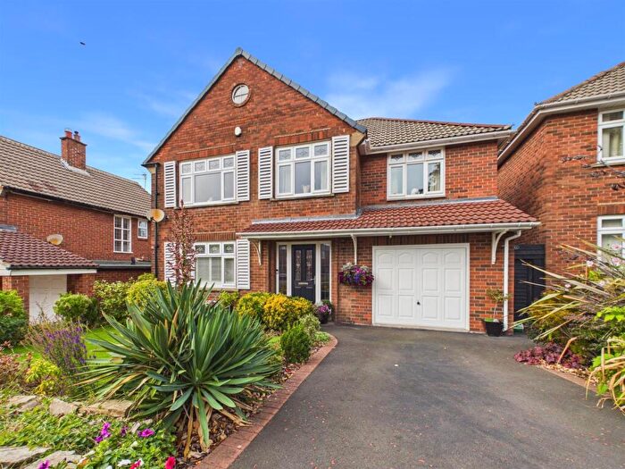 4 Bedroom Detached House For Sale In Valley Drive, Low Fell, Gateshead, NE9