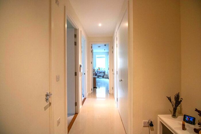 2 Bedroom Apartment To Rent In Seekings Close, Trumpington, Cambridge, CB2