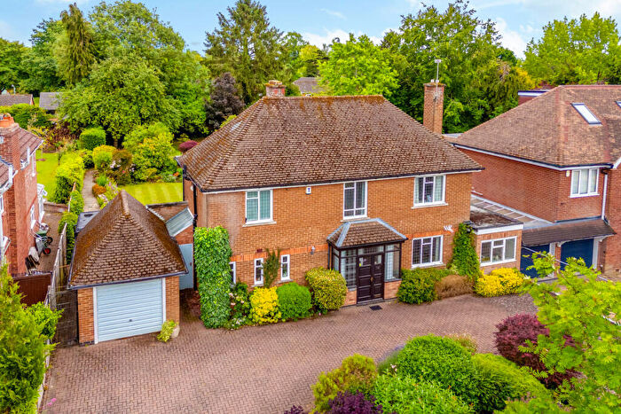 3 Bedroom Detached House For Sale In Almond Avenue Leamington Spa, Warwickshire, CV32