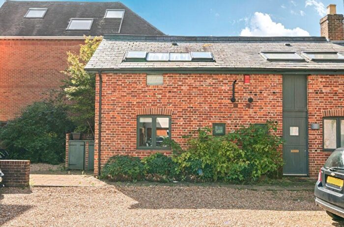 1 Bedroom Semi-Detached House For Sale In St Thomas Street, Winchester, Hampshire, SO23