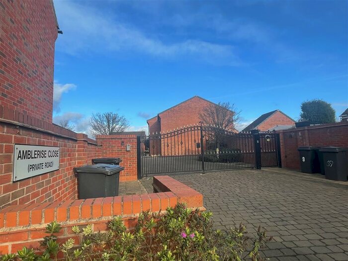 3 Bedroom House To Rent In Amblerise Close, Bolehall, Tamworth, B77