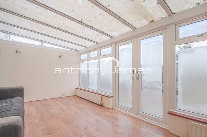 6 Bedroom Semi-Detached House To Rent In Long Lane, Bexleyheath, DA7