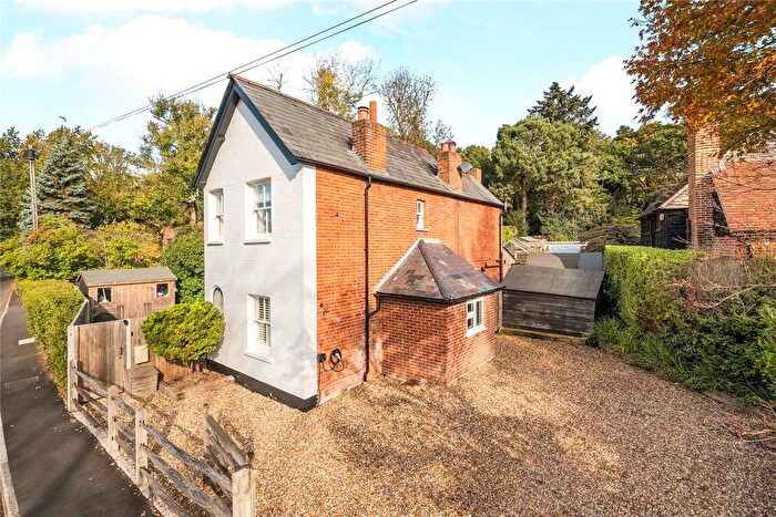 3 Bedroom Detached House For Sale In Windlesham, Surrey, GU20