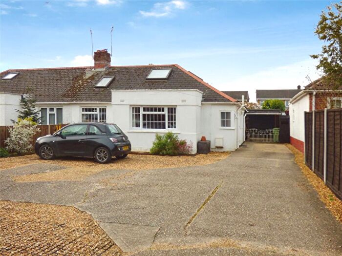 2 Bedroom Bungalow For Sale In Grange Road, Hedge End, Southampton, SO30