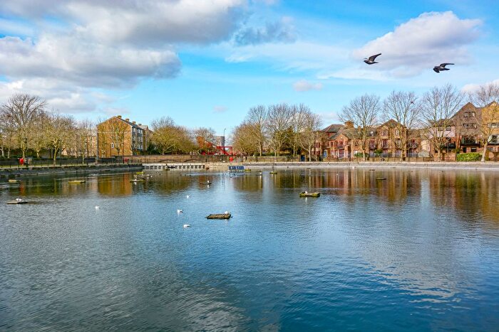 2 Bedroom Flat For Sale In Eleanor Close, London, SE16