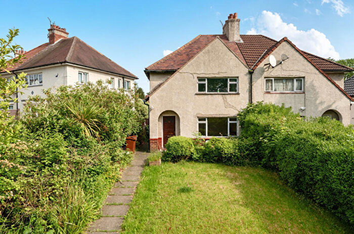 3 Bedroom Semi Detached House For Sale In Southroyd Park, Pudsey, West Yorkshire, LS28