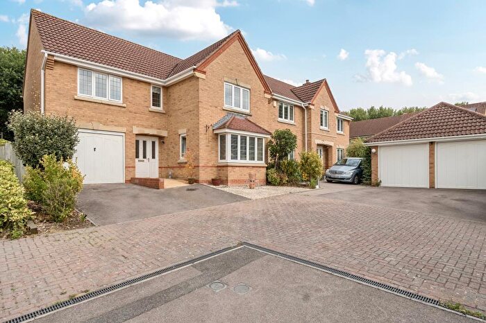 4 Bedroom Detached House To Rent In Mallow Gardens, Thatcham, RG18