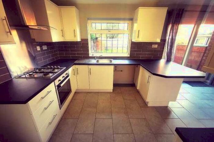 2 Bedroom Link Detached House To Rent In Wyre Close, Walsall, WS9