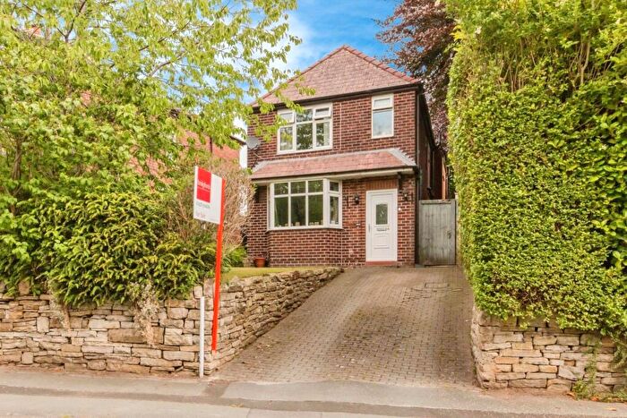 3 Bedroom Detached House For Sale In Whirley Road, Macclesfield, Cheshire, SK10