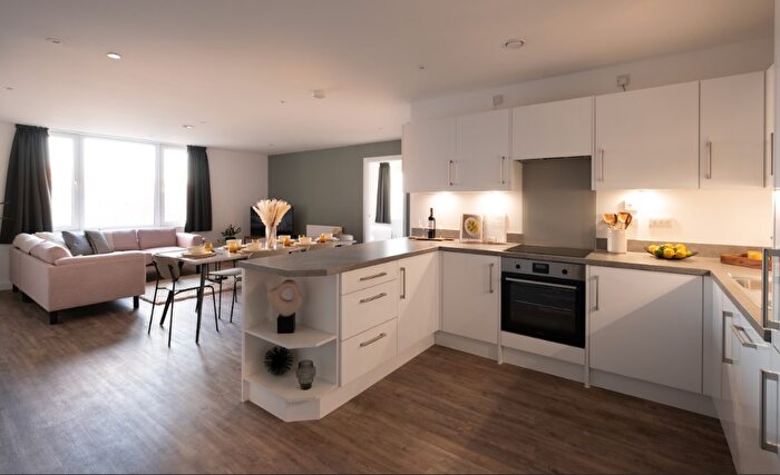 3 Bedroom Apartment To Rent In The Almere, Avebury Boulevard, Milton Keynes, Buckinghamshire, MK9