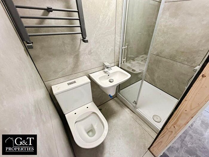 1 Bedroom Flat To Rent In Cinder Bank, Dudley, DY2