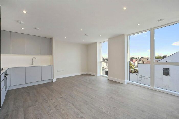 1 Bedroom Flat To Rent In Ruckholt Road, London, E10