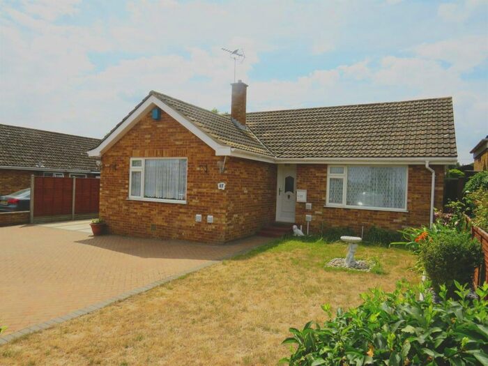 3 Bedroom Detached Bungalow For Sale In Hillside, Brandon, IP27