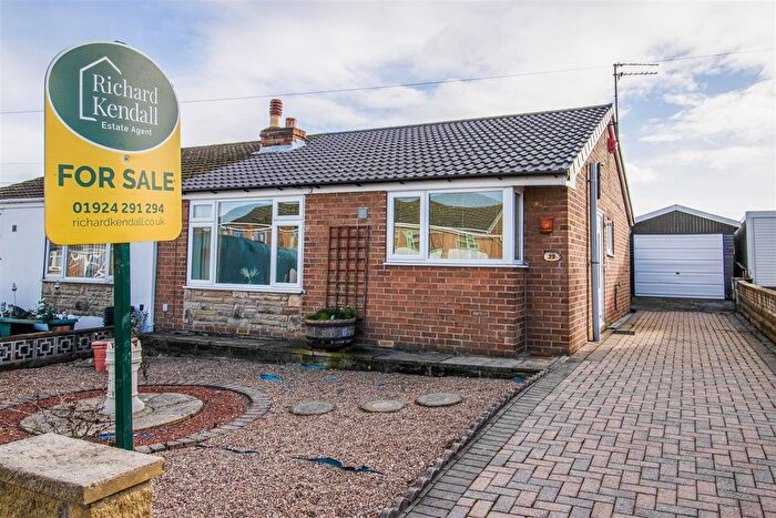 2 Bedroom Semi-Detached Bungalow For Sale In Pippins Green Avenue, Kirkhamgate, Wakefield, WF2