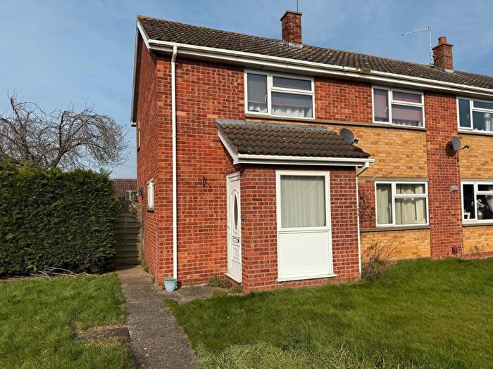 3 Bedroom Semi-Detached House For Sale In Burnside Avenue, Market Deeping, Peterborough, PE6
