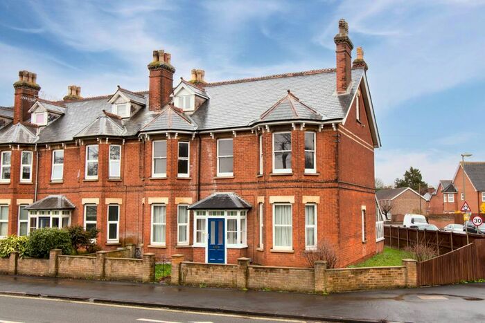 2 Bedroom Flat To Rent In Farnborough Road, Farnborough, GU14