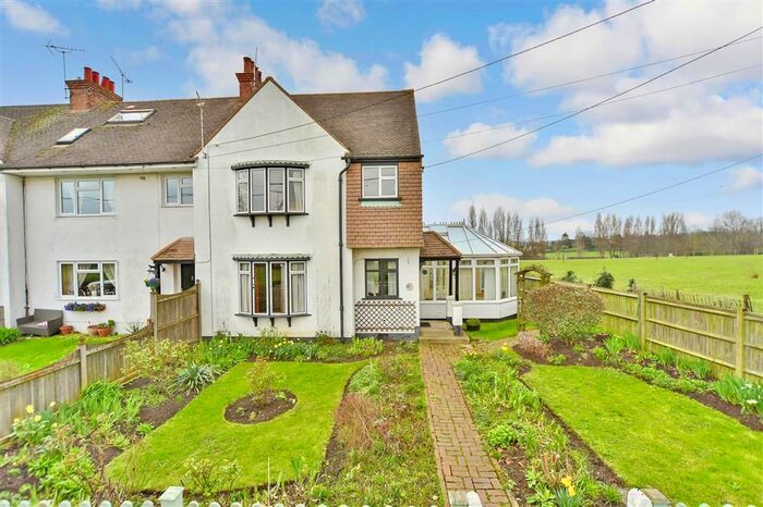 3 Bedroom End Of Terrace House For Sale In Church Street, Higham, Kent, ME3