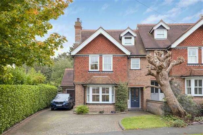 4 Bedroom Semi-Detached House To Rent In Jameson Road, Harpenden, AL5