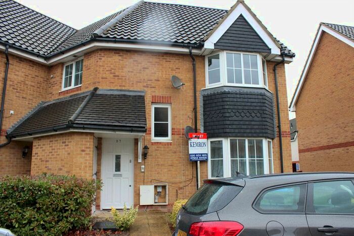 2 Bedroom Flat To Rent In Waterside Close, Thamesmead West, SE28