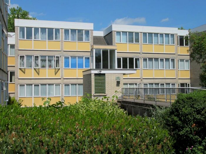 2 Bedroom Apartment To Rent In Cameron Close, Brentwood, Essex, CM14